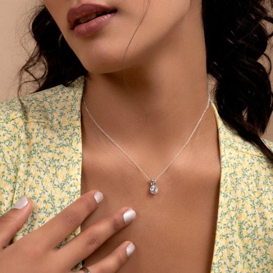 Fancy Silver Pendant With Chain For Woman